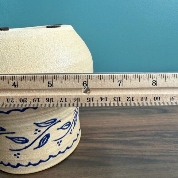 Vintage Studio Pottery Vase Off White Blue Flower Signed Tori Henry Chubby - Picture 10 of 11